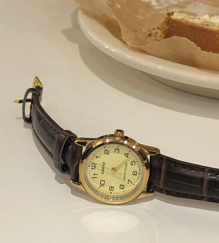 [정품] 카시오 클래식 캐주얼 가죽 시계